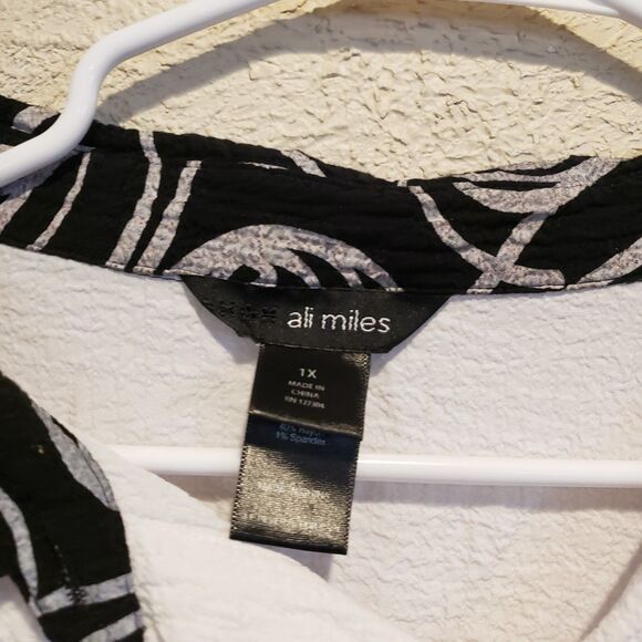 Ali Miles 3/4 Ruched Sleeve Button Puckered Fabric Tunic Top Size 1X White - Picture 4 of 8